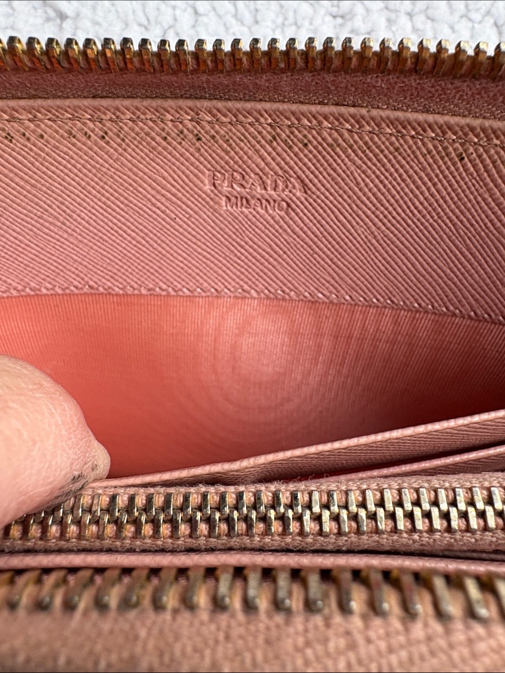 Prada Rose Pink Saffiano Fiocco Bow Zip-Around Leather Wallet Gold Hardware - Picture 8 of 10